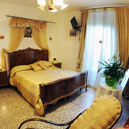 ゲストハウス Casale Paradiso 3*