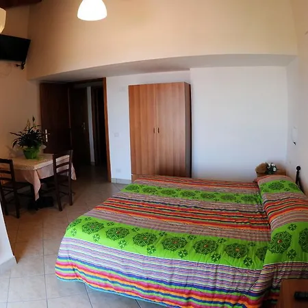 Casale Paradiso ゲストハウス アジェーロラ