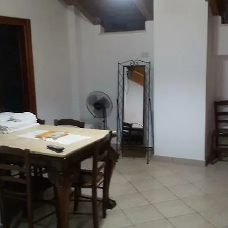 Casale Paradiso 3* アジェーロラ